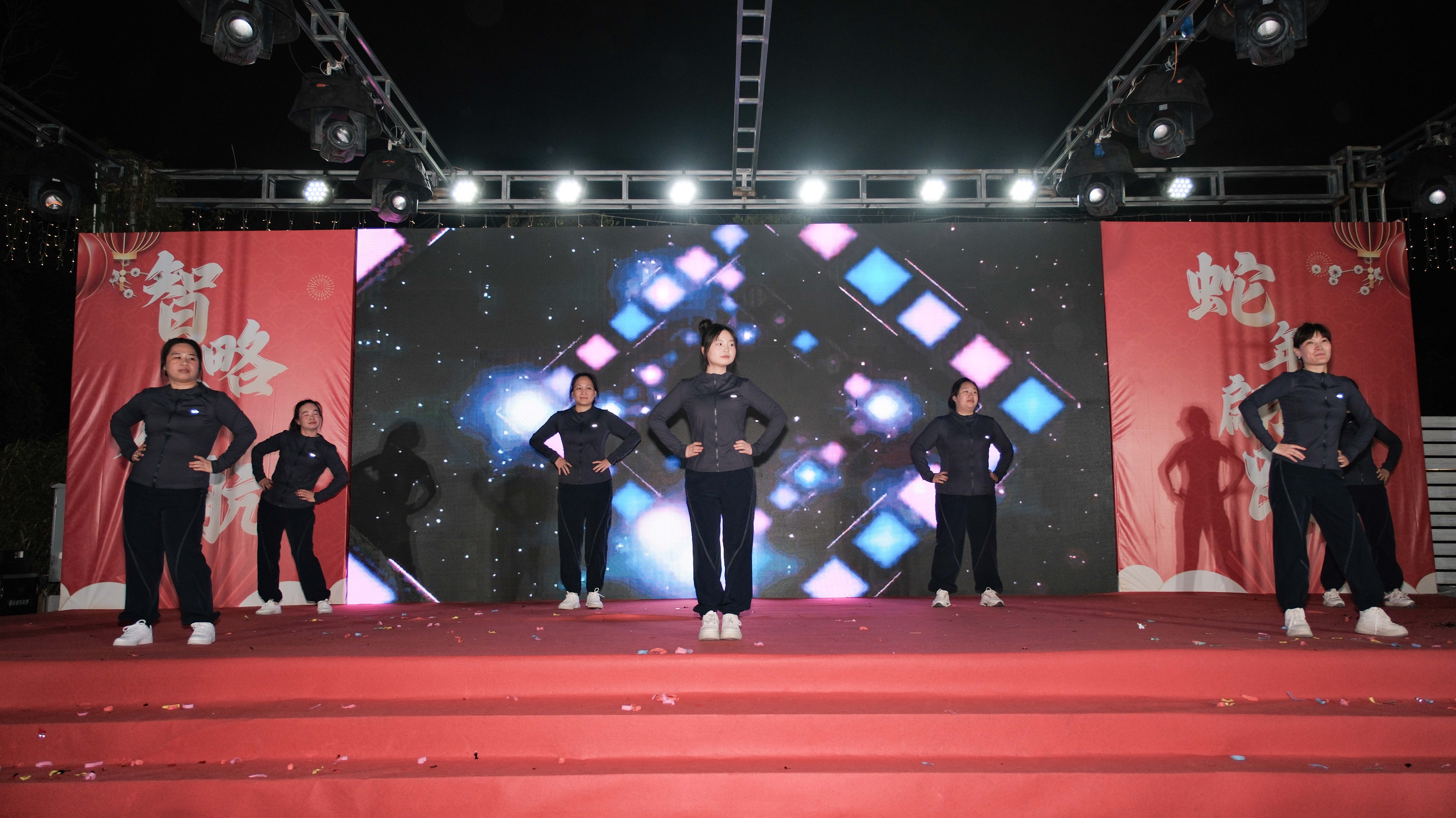 久信達(dá)科技2024年年會圓滿落幕：感恩同行，共創(chuàng)環(huán)保新未來，乘風(fēng)破浪，夢想起航(圖10)